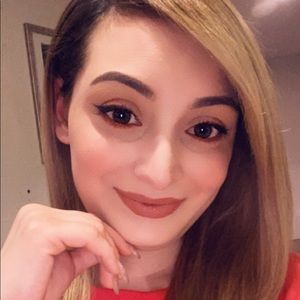 Meet your Posher, Luisa